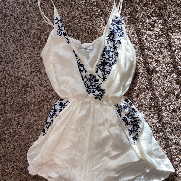 Romper - Picture 2 of 4